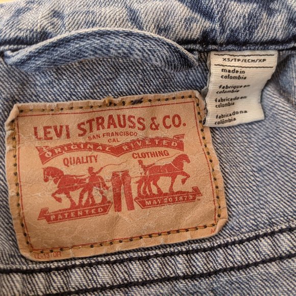 Levis Denim Jacket with Rose/Floral Print - Size XS - Picture 3 of 7